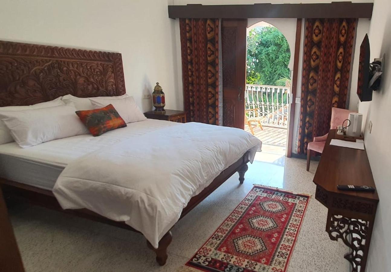 Blue Garden Boutique Hotel Jepara Esterno foto