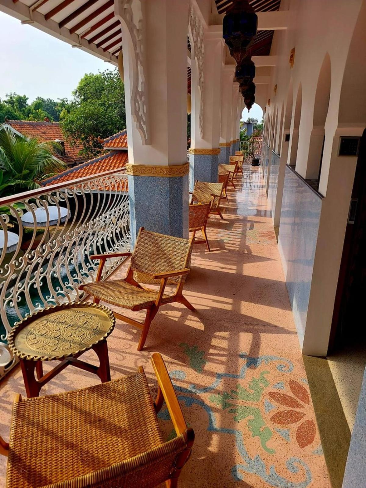 Blue Garden Boutique Hotel Jepara Esterno foto