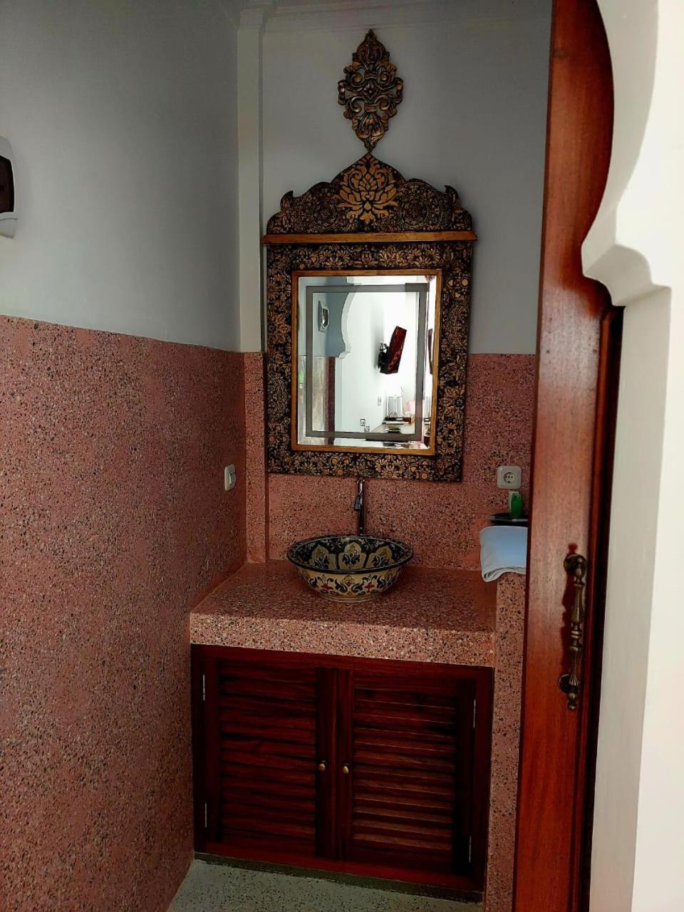 Blue Garden Boutique Hotel Jepara Esterno foto